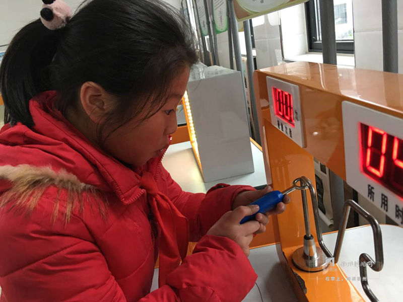 流动科技馆走进峡口小学，助力乡村学校开展科技学习