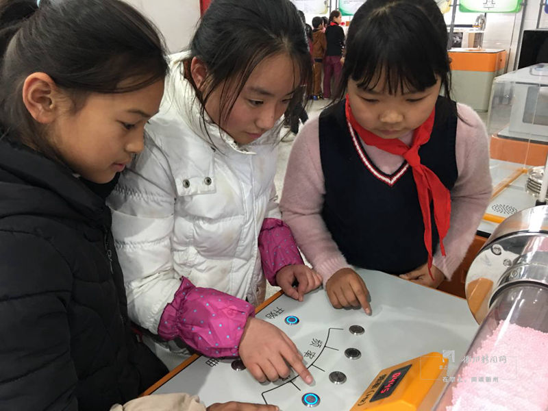 流动科技馆走进峡口小学，助力乡村学校开展科技学习