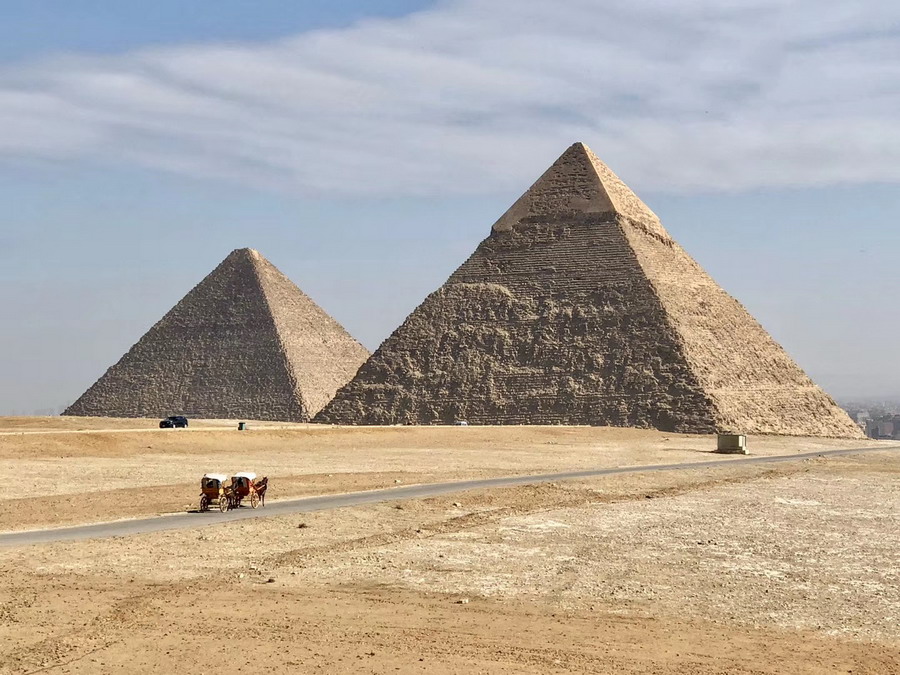 走进“世界古代八大奇迹”之一的胡夫金字塔
