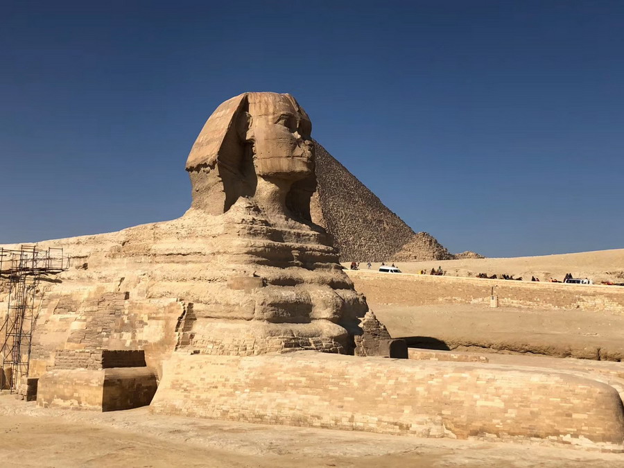 走进“世界古代八大奇迹”之一的胡夫金字塔