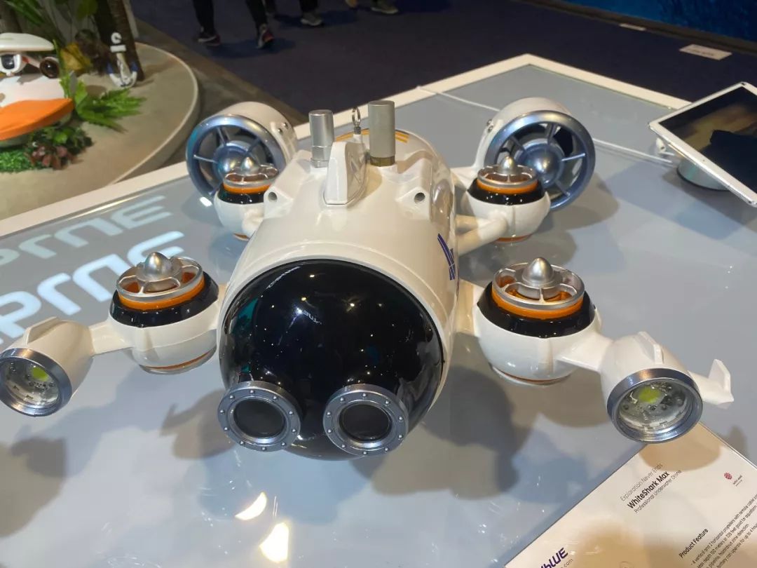 机器人的风向：一边技术进化，一边商业落地