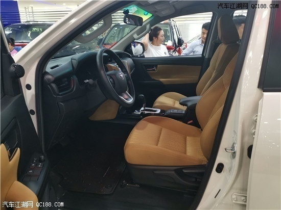 平行进口车19款中东版丰田穿越者评测