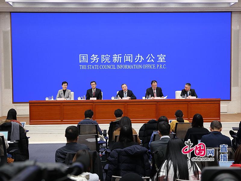 新闻办就银行保险业运行、服务实体经济和防范