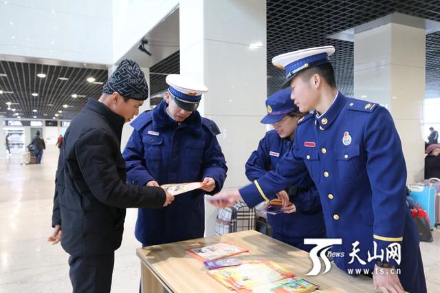 【网络述年 · 我的新疆我的年】春运回家路，新