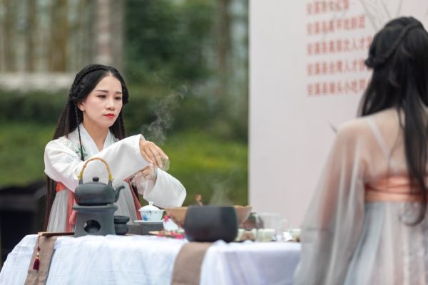 福建安溪：人才助力茶瓷香三大产业融合擦出别