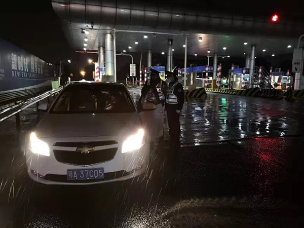 上海启动一级响应后，交通行业今天体温检测乘