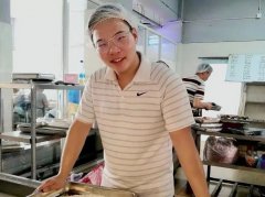 这一个年轻人不愿意干的行业，他4年做到近千万