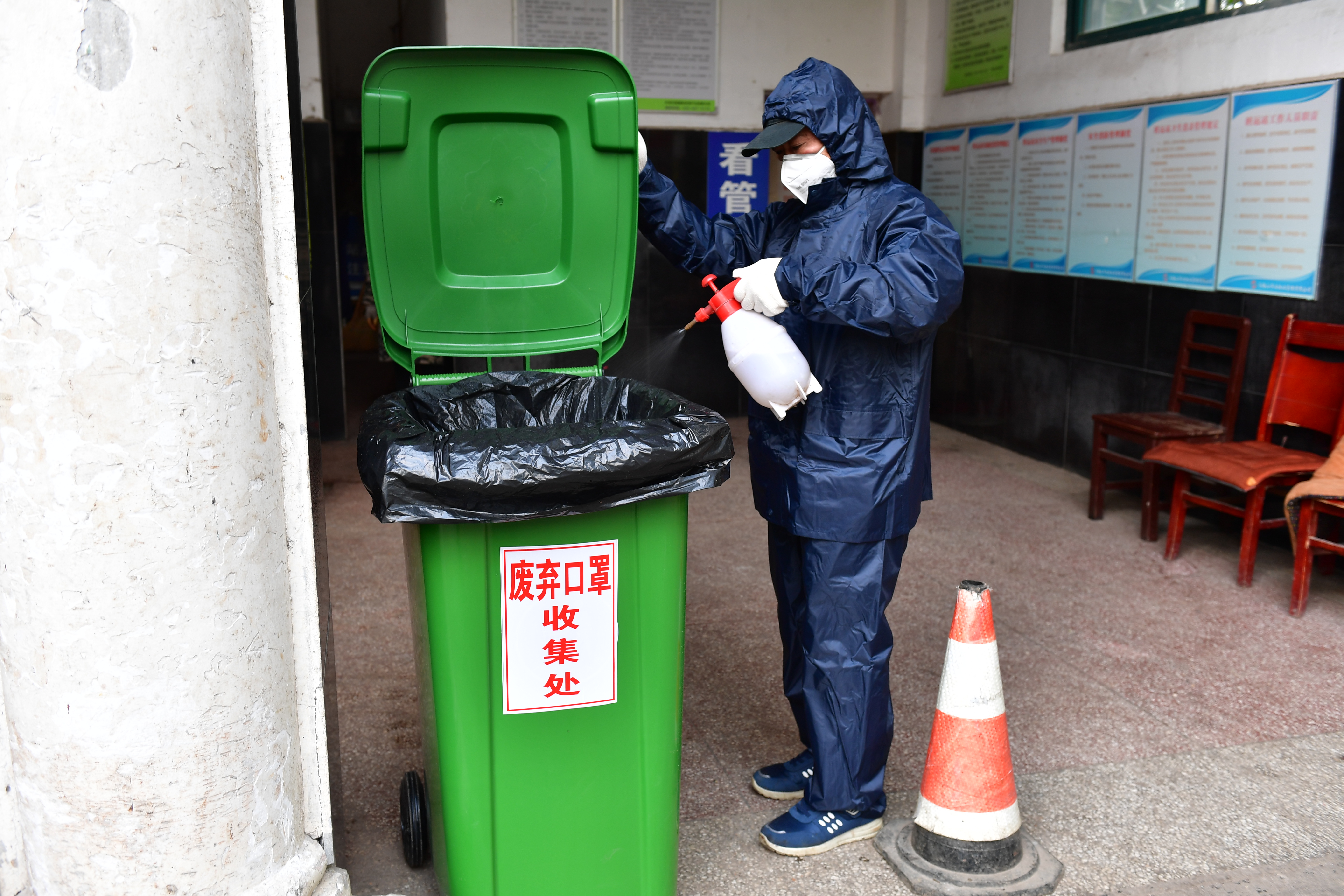合肥：专设废弃口罩收集点，多次消毒作医疗垃圾处理