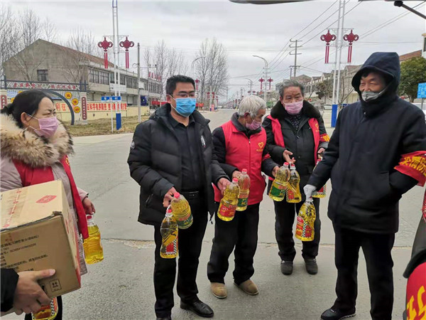 东海广电人周飞：调和“油盐酱醋” 烹出抗击疫