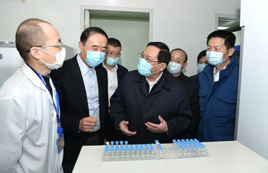 李强赴上海生物医药企业实地调研 战胜疫病需科技支撑