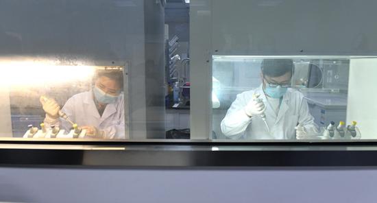 李强赴上海生物医药企业实地调研 战胜疫病需科技支撑