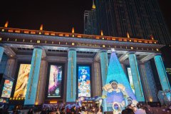 奇迹许愿圣诞树惊艳点亮 上海环球港开启奇幻童话之旅