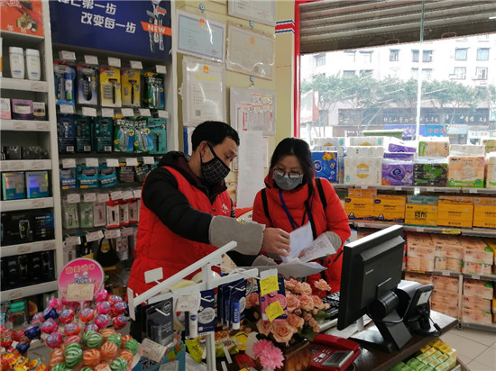 东坡区市场监督管理局“一禁二严” 扎紧食品经