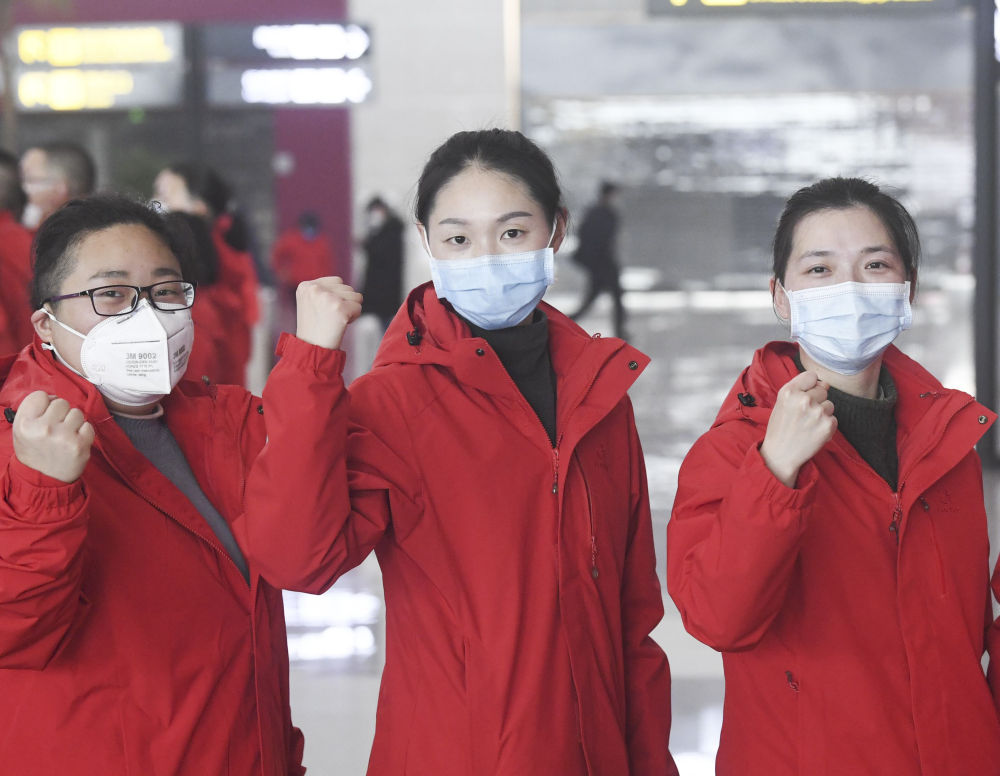 图为重庆市第十四批支援湖北医疗队出征武汉。新华社记者王全超 摄