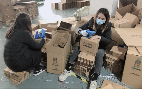 为了用户早日收到货,年糕妈妈CEO、VP、总监都去仓库发货了