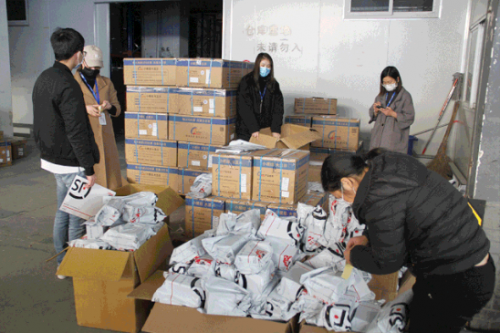 5万口罩驰援省级品牌运营商和品牌服务商 强力巨彩暖心行动ing !