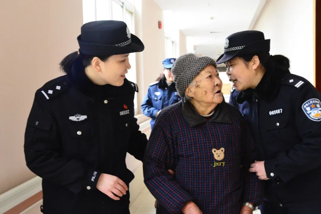 江苏如皋：抗“疫”一线的一支“红梅”