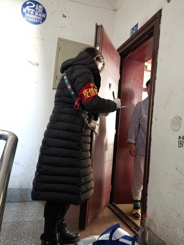 疫情来临,普通社区工作者变身“千手观音”