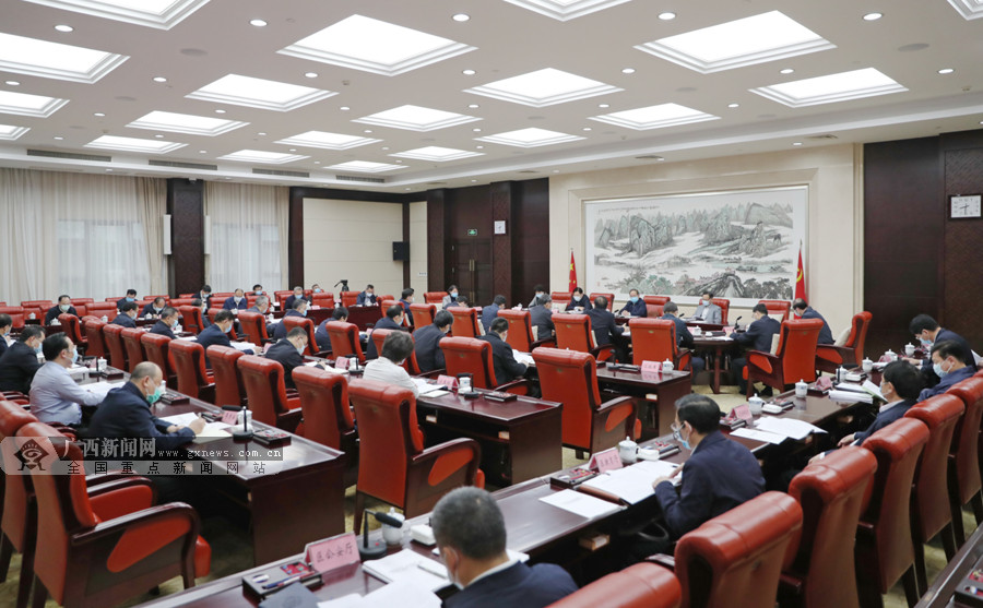 鹿心社主持召开自治区党委常委会会议 研究部署近期疫情防控重点工作