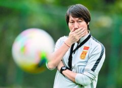 国足飞赴阿联酋备战