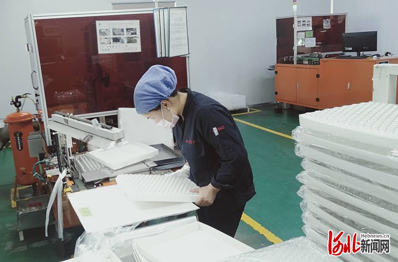 【战疫情 促振兴 河北省县域特色产业在行动】保供应 河北沧县药包材特色产业规上企业全部复工