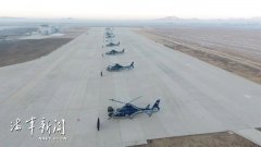 组图：战鹰展翅 三机型同场组训开飞
