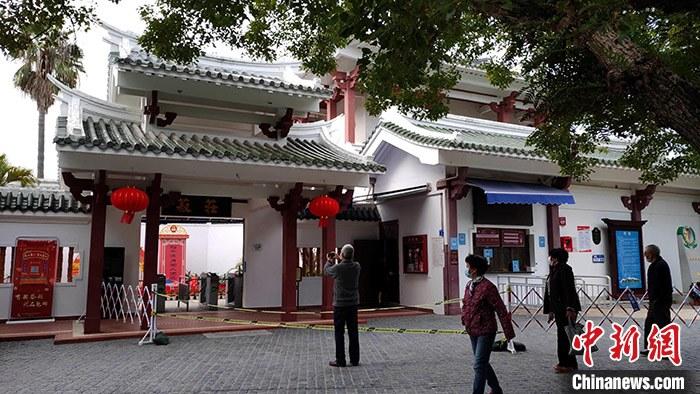 鼓浪屿景区恢复开放：游客稀疏，处处是春色