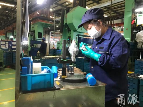 人社部点赞宁波：百亿社保减负落地、包机包车