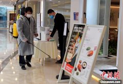福州餐饮市场有序恢复堂食 市民开始前往就餐