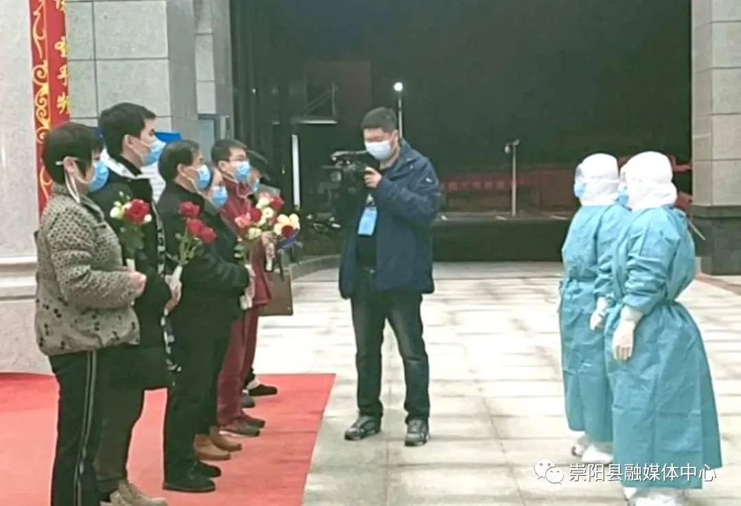 抗疫战场 他们是逆光而行的新闻战士