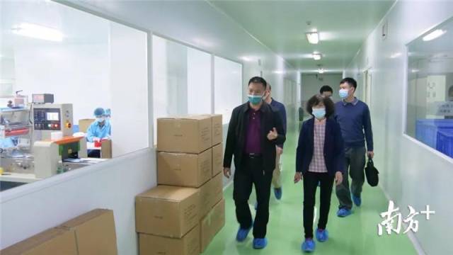 调研口罩及设备生产企业，万江将打造东莞口罩产业“试验田”