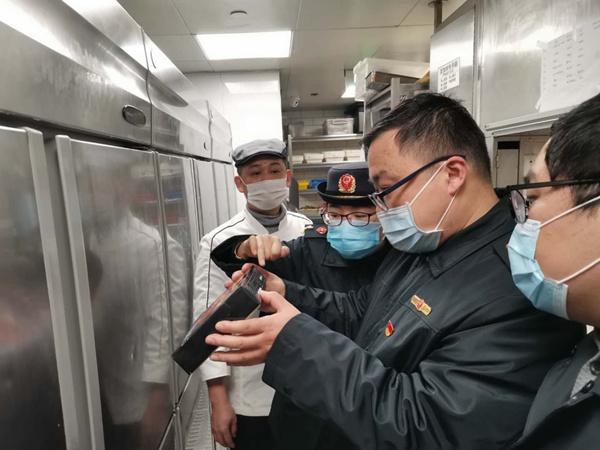 梁溪区市场监管局对辖区餐饮单位集中检查，结果……
