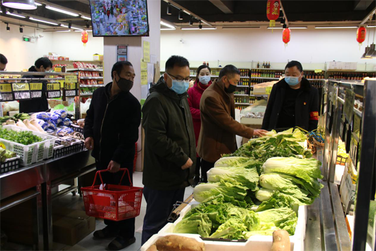 万源市市场监管局大竹监管所集中销毁一批过期