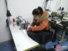 【战疫情 促振兴 河北省县域特色产业在行动】电商+直播带货！白沟箱包产业逆