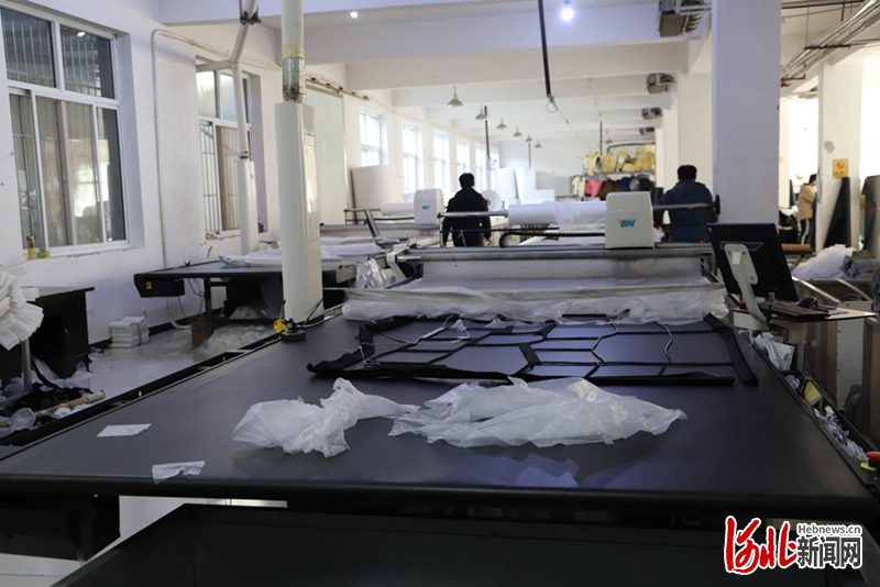 【战疫情 促振兴 河北省县域特色产业在行动】电商+直播带货！白沟箱包产业逆境中踏“云”而行