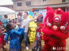 中尼民间用心灵交流共同为中国祈祷加油