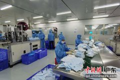 清远一口罩企业为20万师生复课加班备货