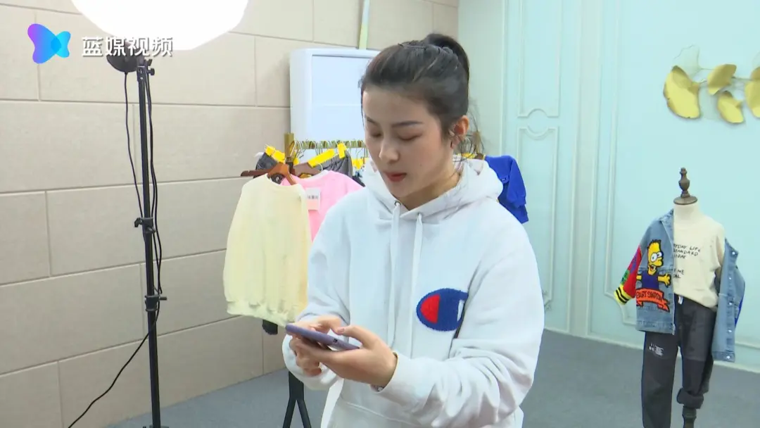 在磨难中成长 从磨难中奋起丨东边不亮西边亮