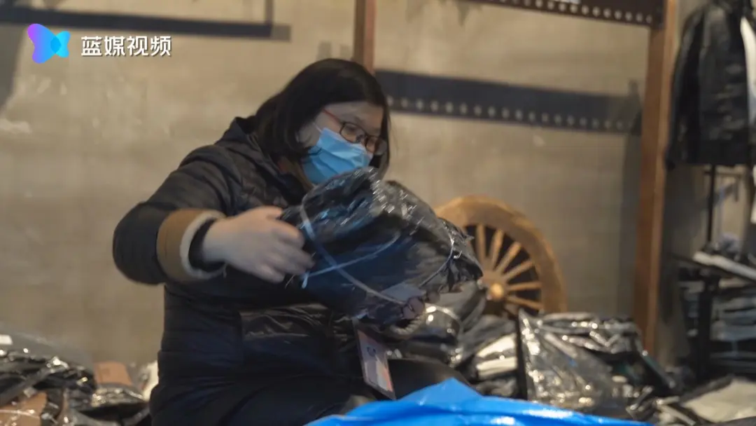 在磨难中成长 从磨难中奋起丨东边不亮西边亮