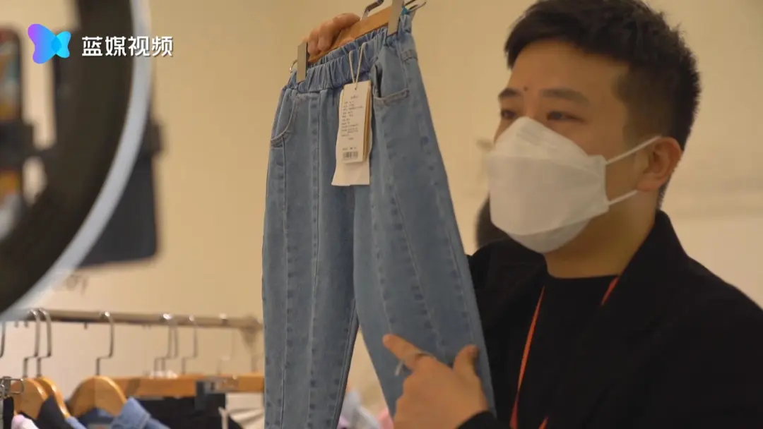在磨难中成长 从磨难中奋起丨东边不亮西边亮