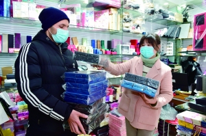 让客商放心回来 把商品直播出去 “世界超市”小商品城又热闹起来了