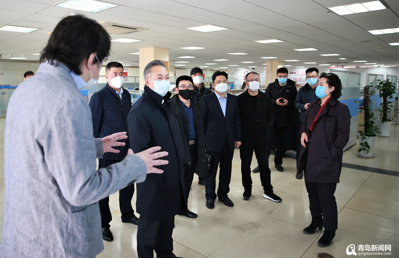 青岛市社会组织总会王端瑞一行访问青岛新闻网