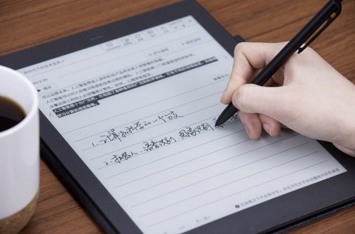 科大讯飞首发彩色电子阅读器，革新电子阅读体