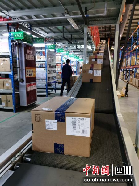 供应链协会抗疫助企解难题。钟欣 摄 