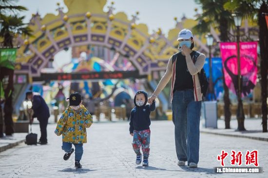 中华恐龙园恢复开园 智慧防疫助力游客“健康游”