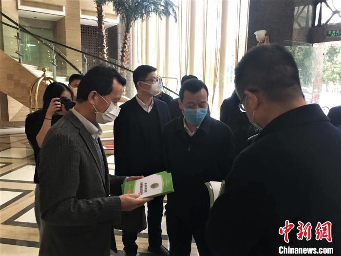 福建侨企捐赠10万只口罩援助意大利闽籍侨胞