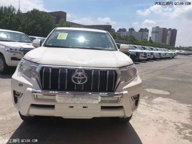 宝马X8大型轿跑SUV渲染图 2022年开售