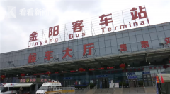 贵州的哥两度收消毒费要求加价 两学生打车被坑