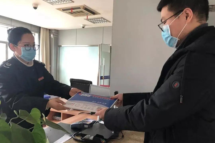 “税务温暖”助力企业走进复工复产“春天里”