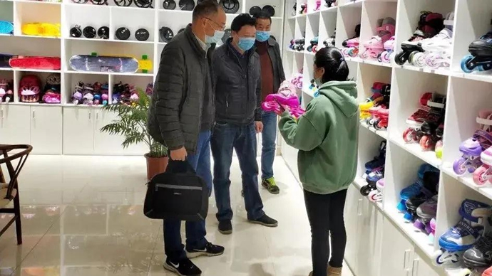 “税务温暖”助力企业走进复工复产“春天里”